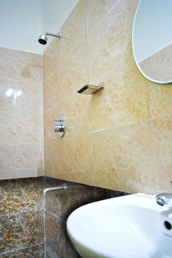 B R Inn Bangalore Dış mekan fotoğraf